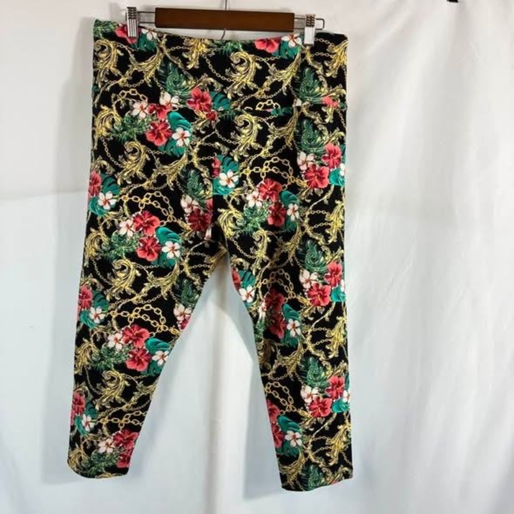 Suave Capri Leggings XL Black Tropical Floral Gold Chain Baroque Tummy Control